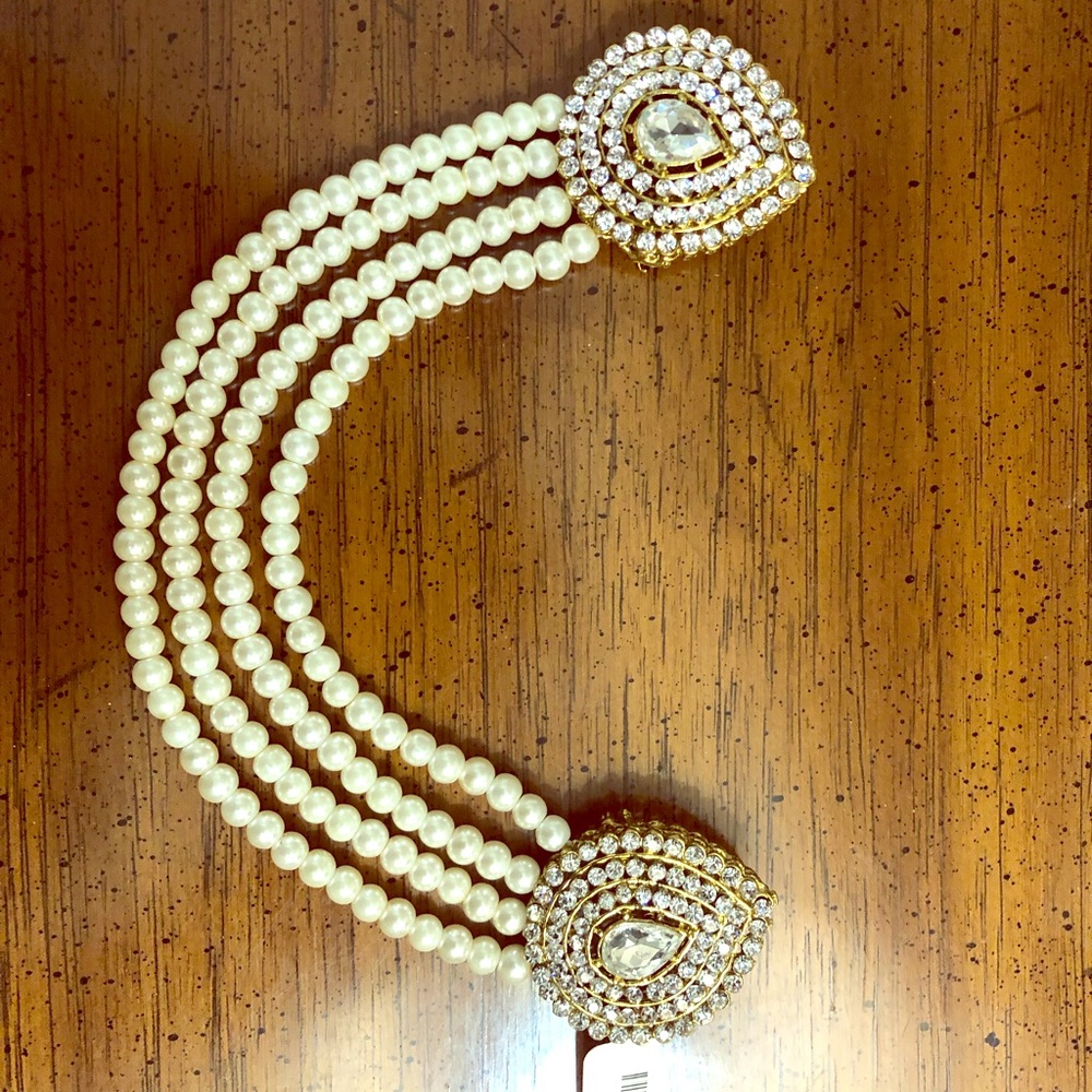 Royal! Regal Brooch!